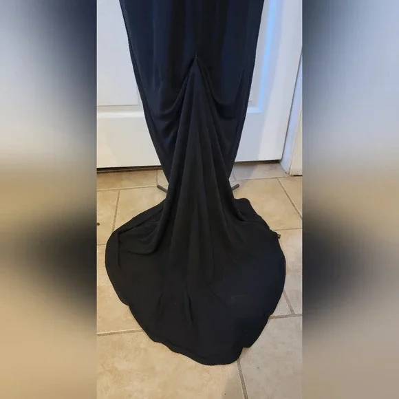 FERNANDO WONG BLACK FORMAL GOWN (sz med) - Picture 6 of 8
